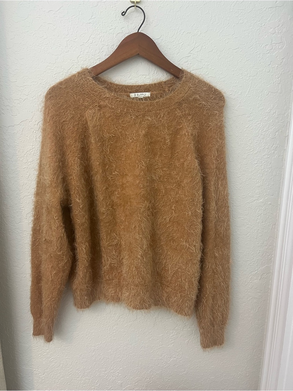 Z Supply Fuzzy Eyelash Knit Sweater Women’s Small Camel Tan Cozy‎ Soft Pullover